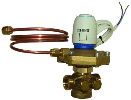 Fot. 4. Regulator różnicy ciśnień, żeby działać, musi monitorować ciśnienie czynnika w dwóch punktach instalacji. Zwykle jednym jest samo miejsce jego montażu. 