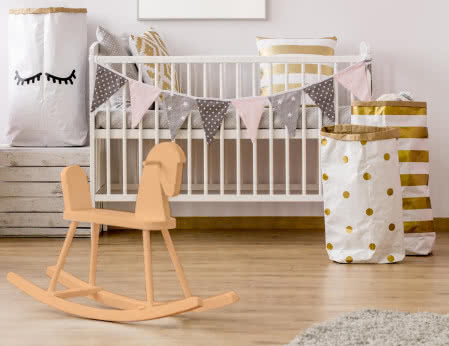 Renowacja konika na biegunach farbą Beckers Designer Universal.